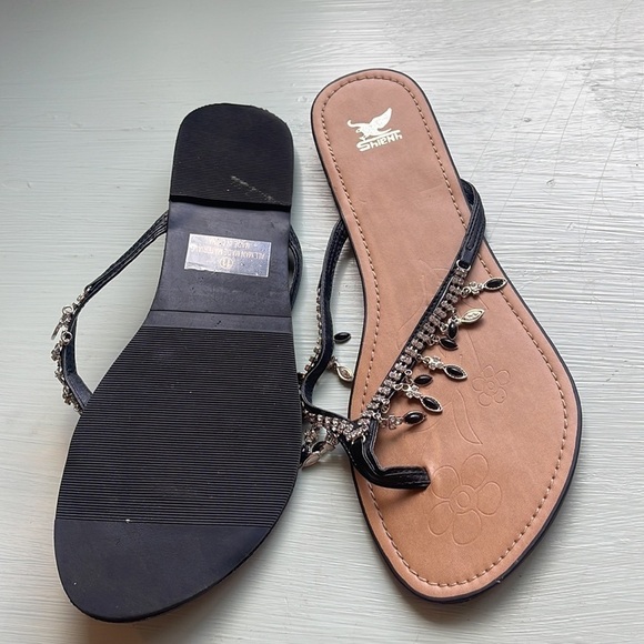 GEMSTONE DANGLING FLIP FLOPS - Picture 3 of 5